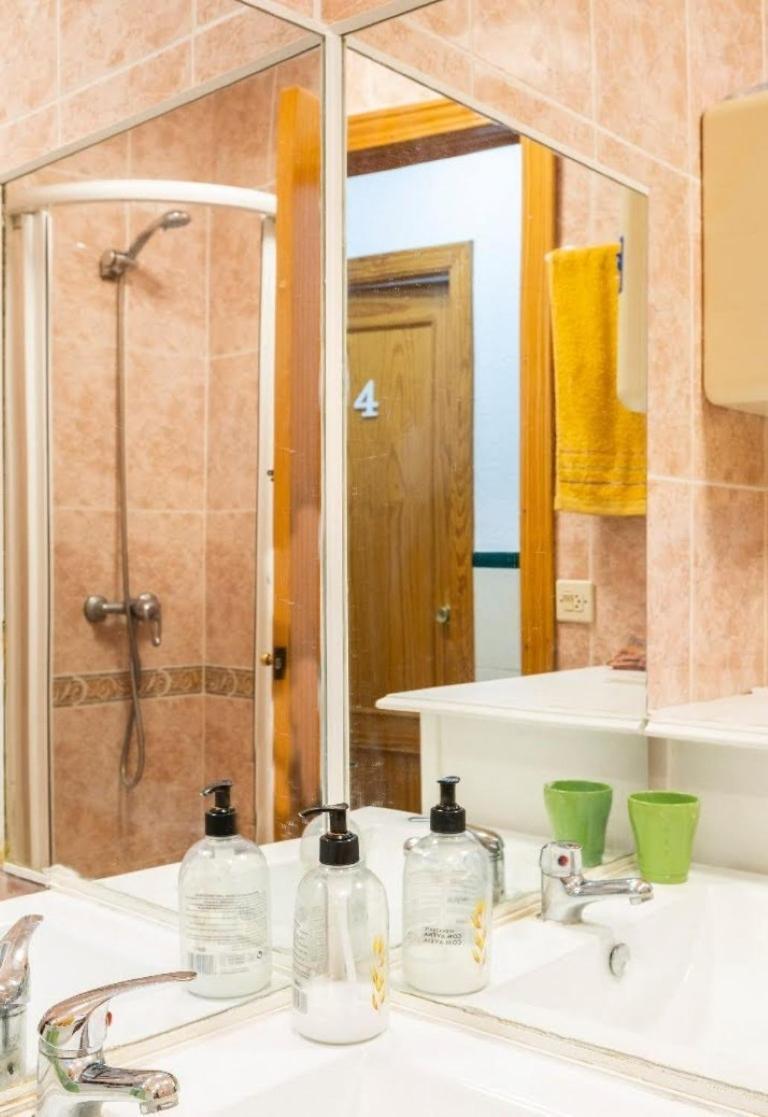Habitaciones Privadas Con Cama Doble En Sevilla Ngoại thất bức ảnh