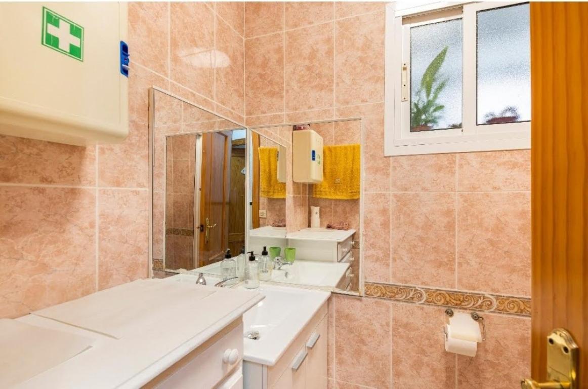 Habitaciones Privadas Con Cama Doble En Sevilla Ngoại thất bức ảnh